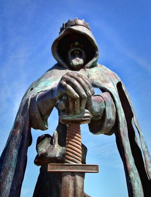 Gallos - King Arthur Statue - Tintagel