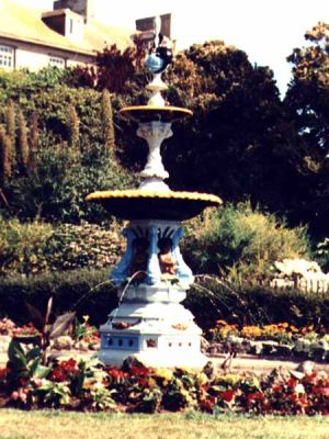 Morrab Gardens - Fountain