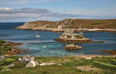 Bryher to Tresco - Cromwell's Castle view