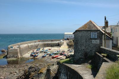 Coverack Harbour - Low tide