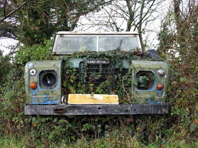 Land-Rover Defender - Go anywhere!