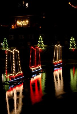 3 Ships Christmas Lights - Mousehole