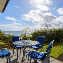 Stylish Seaside Townhouse with 2 Bedrooms & Panoramic Sea Views