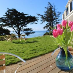 Incredible Sea Views from this Cosy 2 Bedroom Apartment