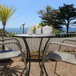 Stunning Sea Views from this Cosy 1 Bedroom Single-Storey Apartment