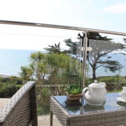 Stunning Sea Views from this Spacious 2 Bedroom Apartment