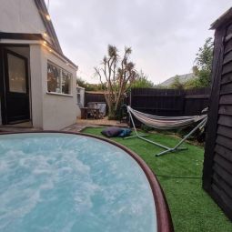 The Annexe at Tenniside • Private Garden • Hot Tub